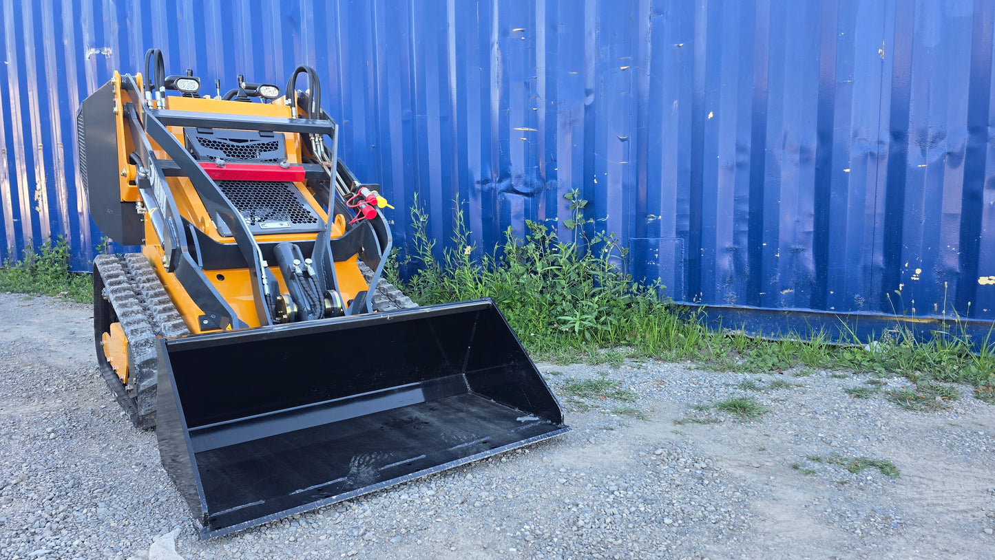 HEC Mini Skid Steer 3 Pumps 23 HP with Briggs & Stratton Engine