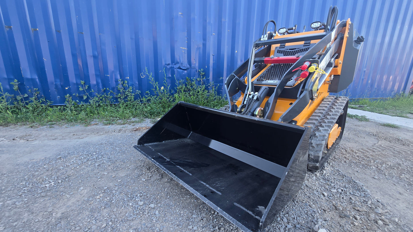 HEC Mini Skid Steer 3 Pumps 23 HP with Briggs & Stratton Engine