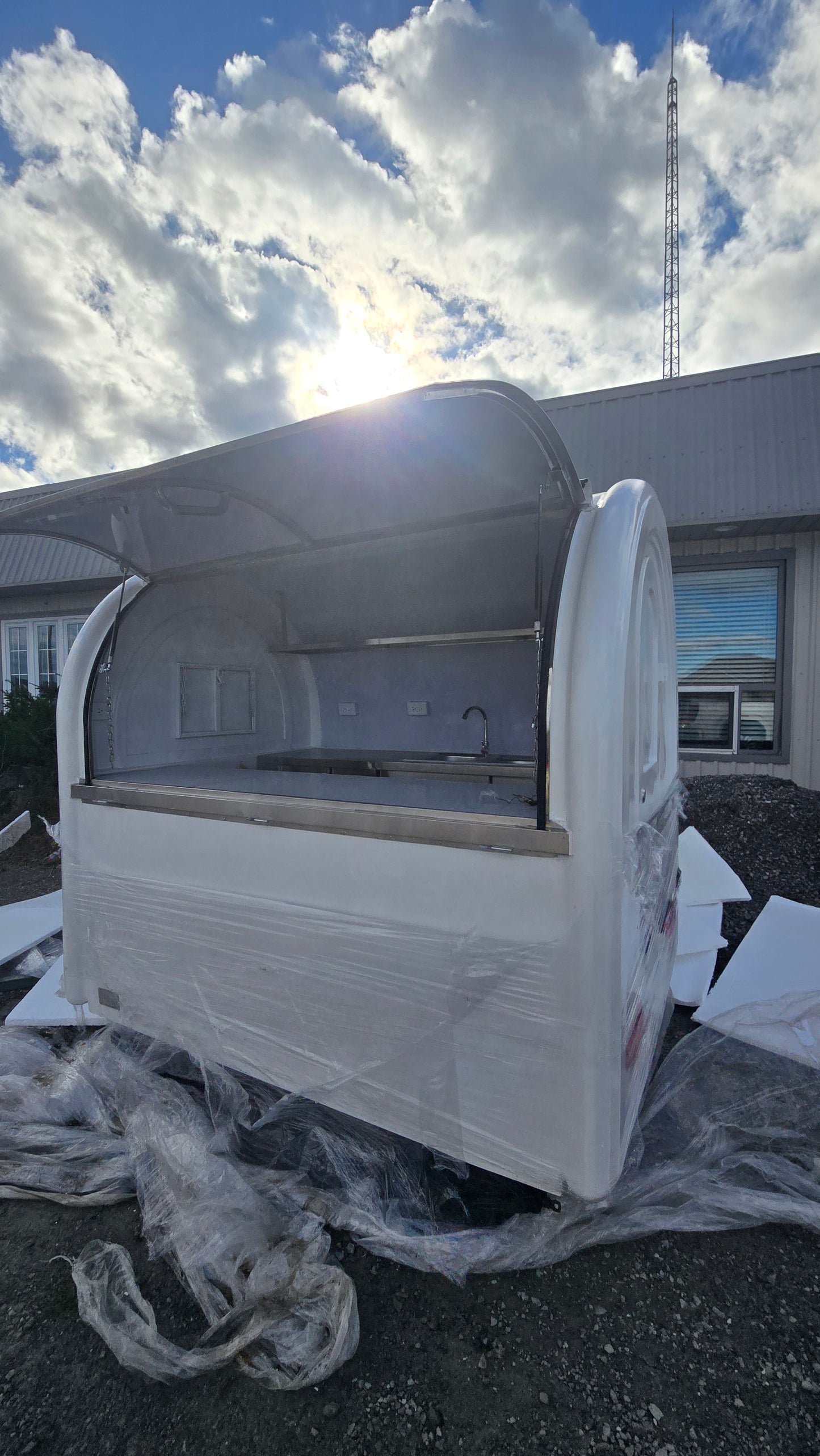 HEC Round Foot Cart 3 sinks 7 ft