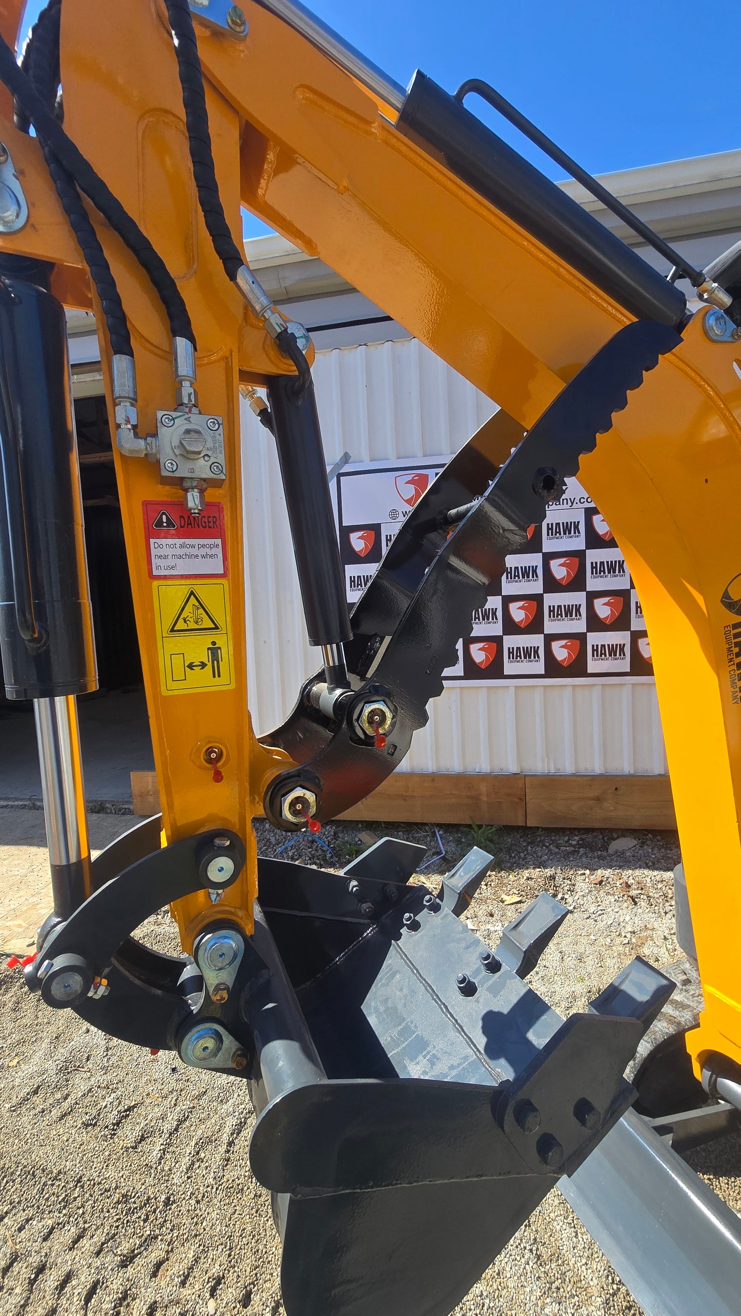 HEC Excavator 1.8 ton hydraulic thumb, swing boom with Kubota engine