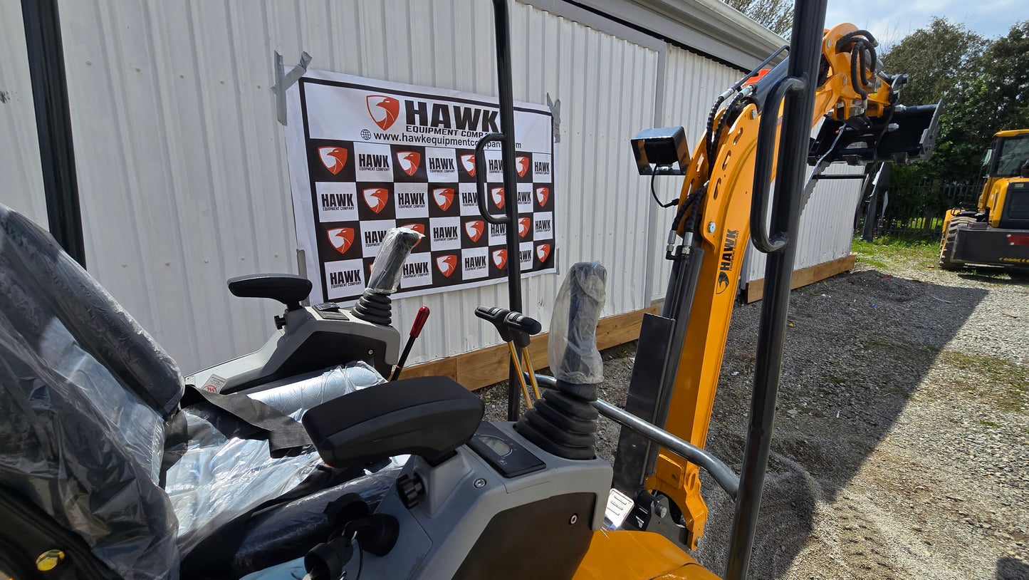 HEC Excavator 1.8 ton hydraulic thumb, swing boom with Kubota engine