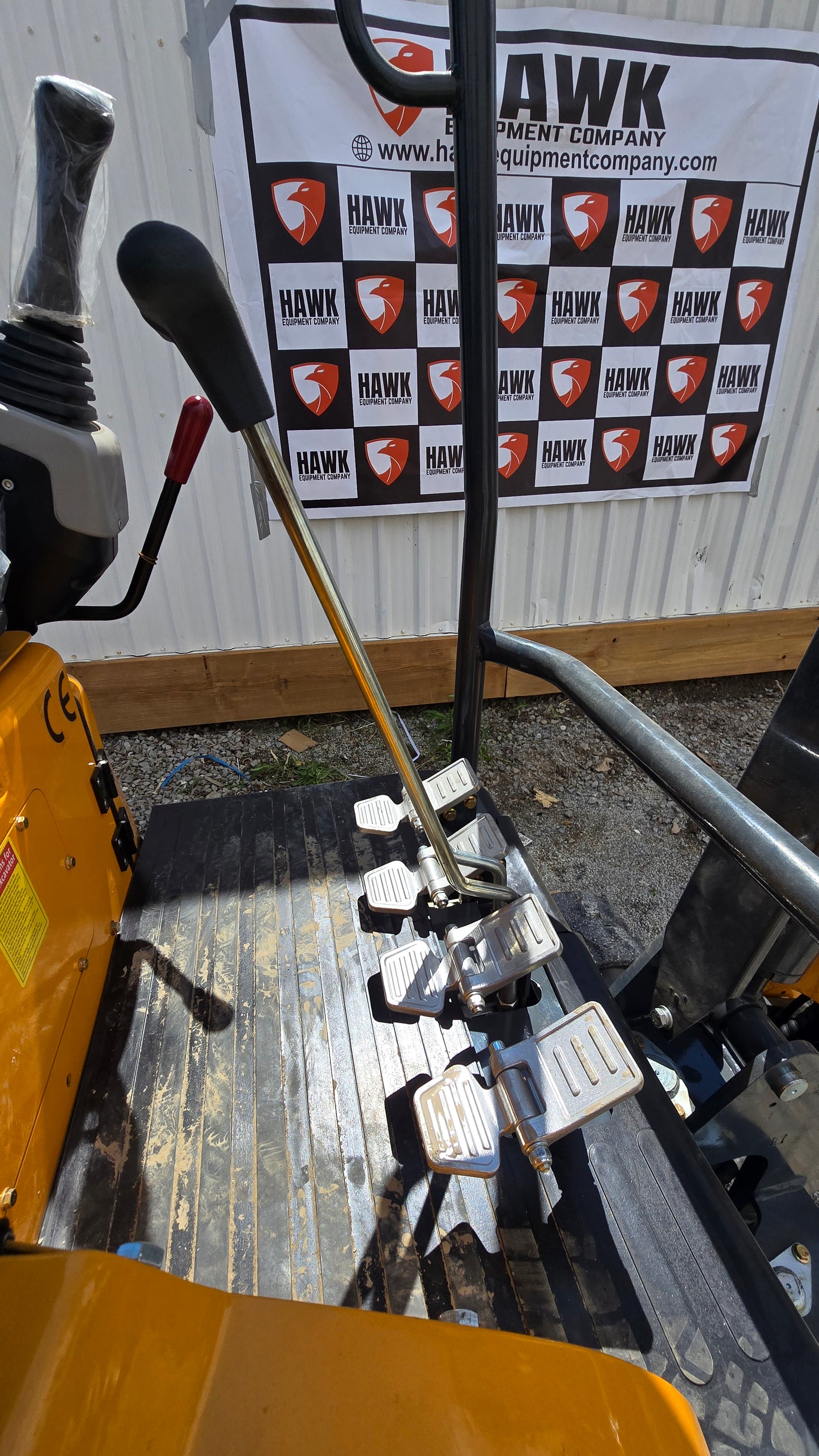 HEC Excavator 1.8 ton hydraulic thumb, swing boom with Kubota engine