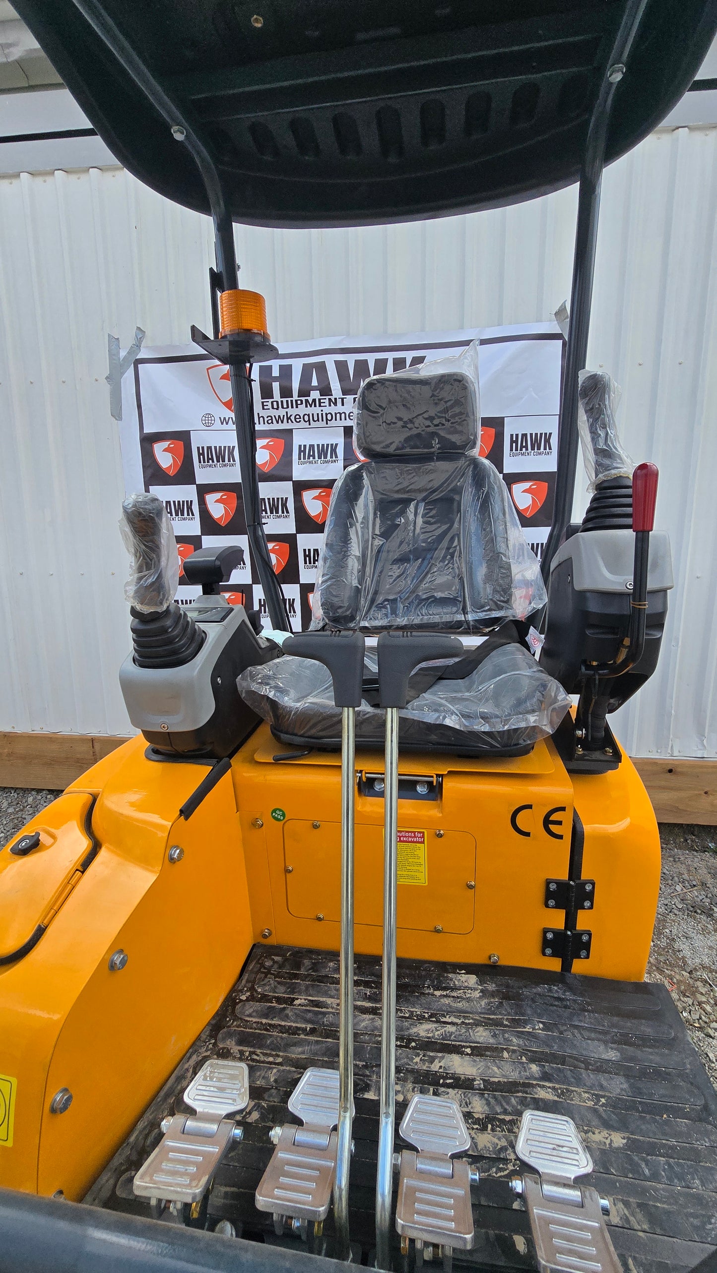 HEC Excavator 1.8 ton hydraulic thumb, swing boom with Kubota engine