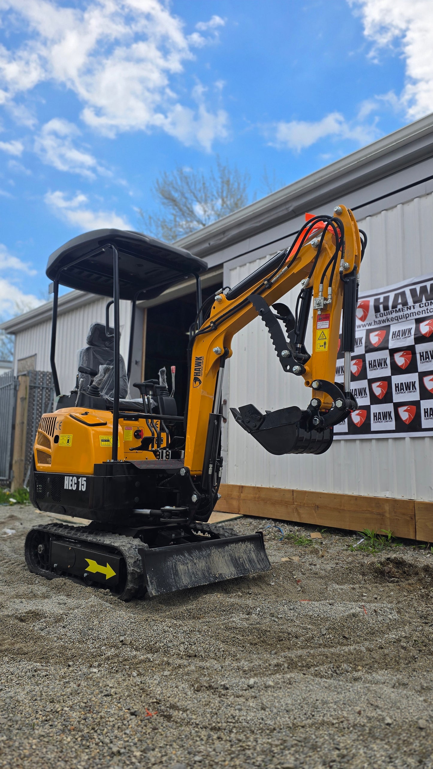 HEC Excavator 1.5 ton hydraulic thumb, swing boom with Kubota engine