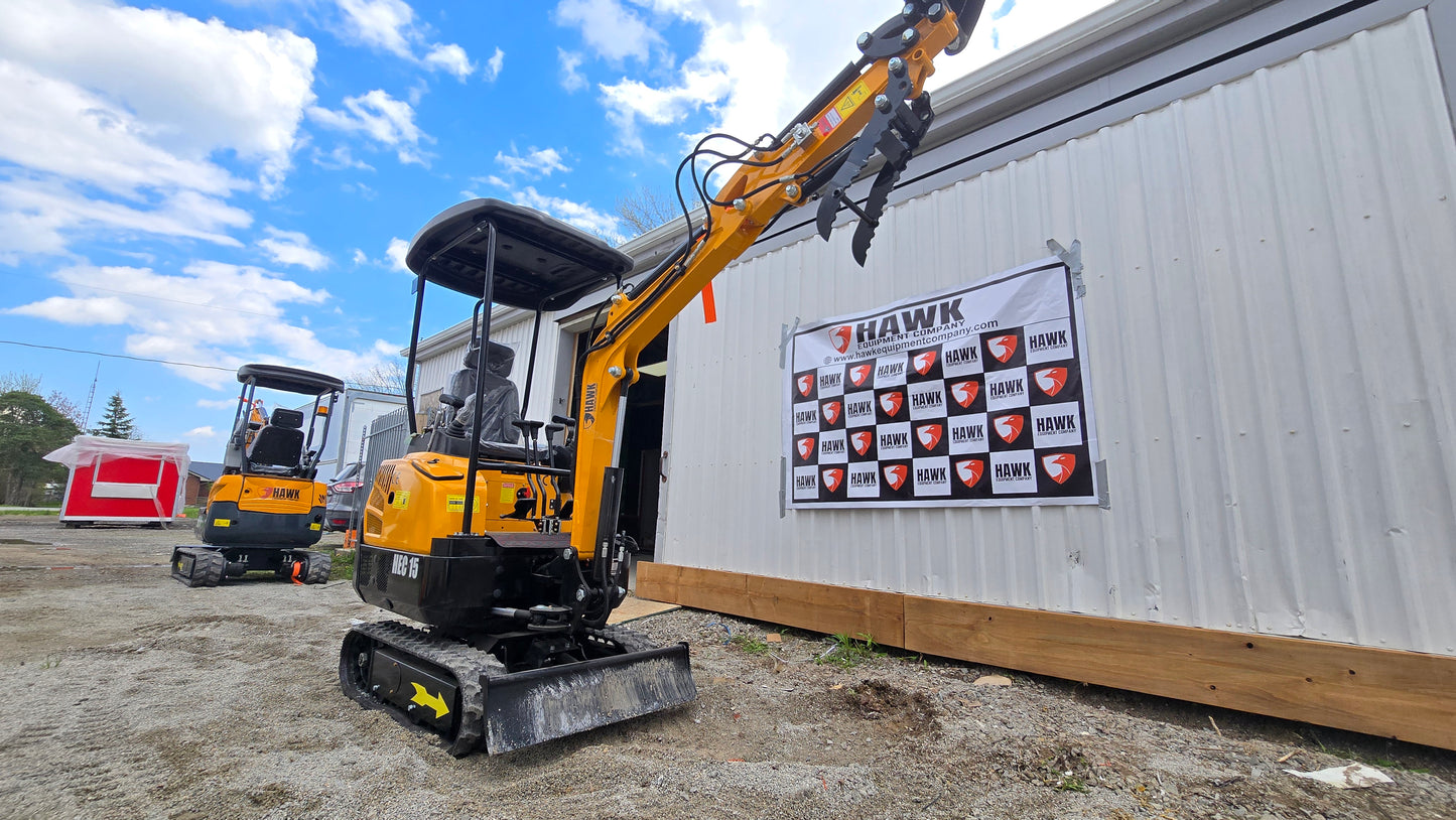 HEC Excavator 1.5 ton hydraulic thumb, swing boom with Kubota engine