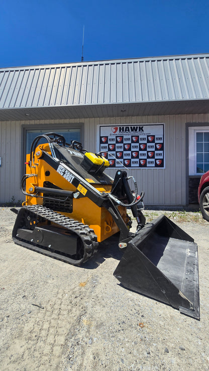 HEC Mini Skid Steer 23 HP 2 pumps with Briggs & Stratton Engine