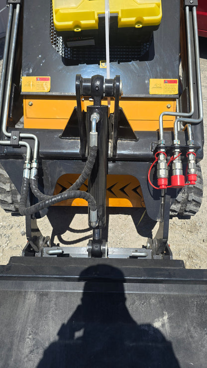 HEC Mini Skid Steer 23 HP 2 pumps with Briggs & Stratton Engine