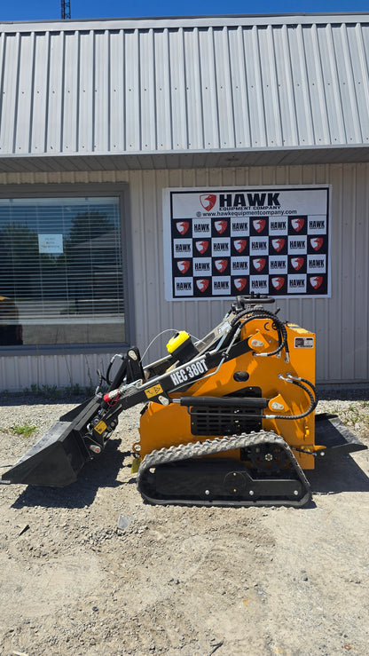 HEC Mini Skid Steer 23 HP 2 pumps with Briggs & Stratton Engine