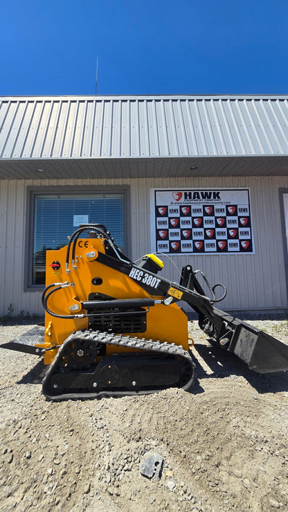 HEC Mini Skid Steer 23 HP 2 pumps with Briggs & Stratton Engine