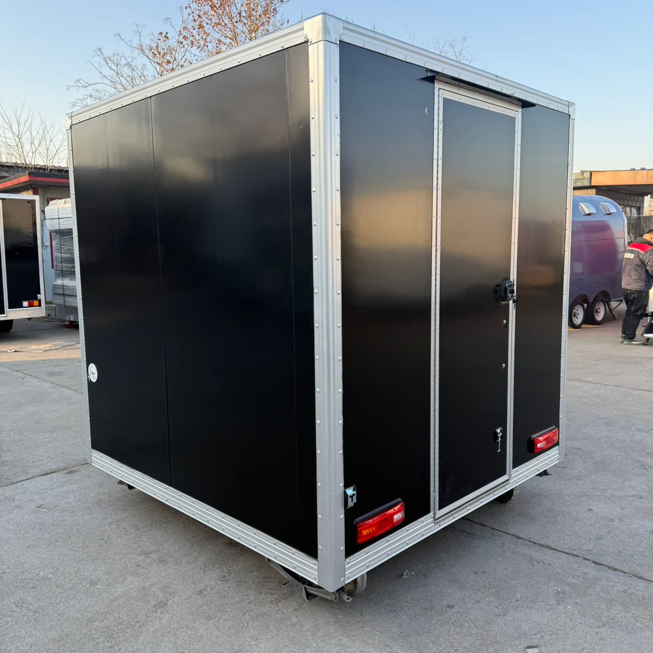 HEC Square Food Cart 3 sinks 7 ft